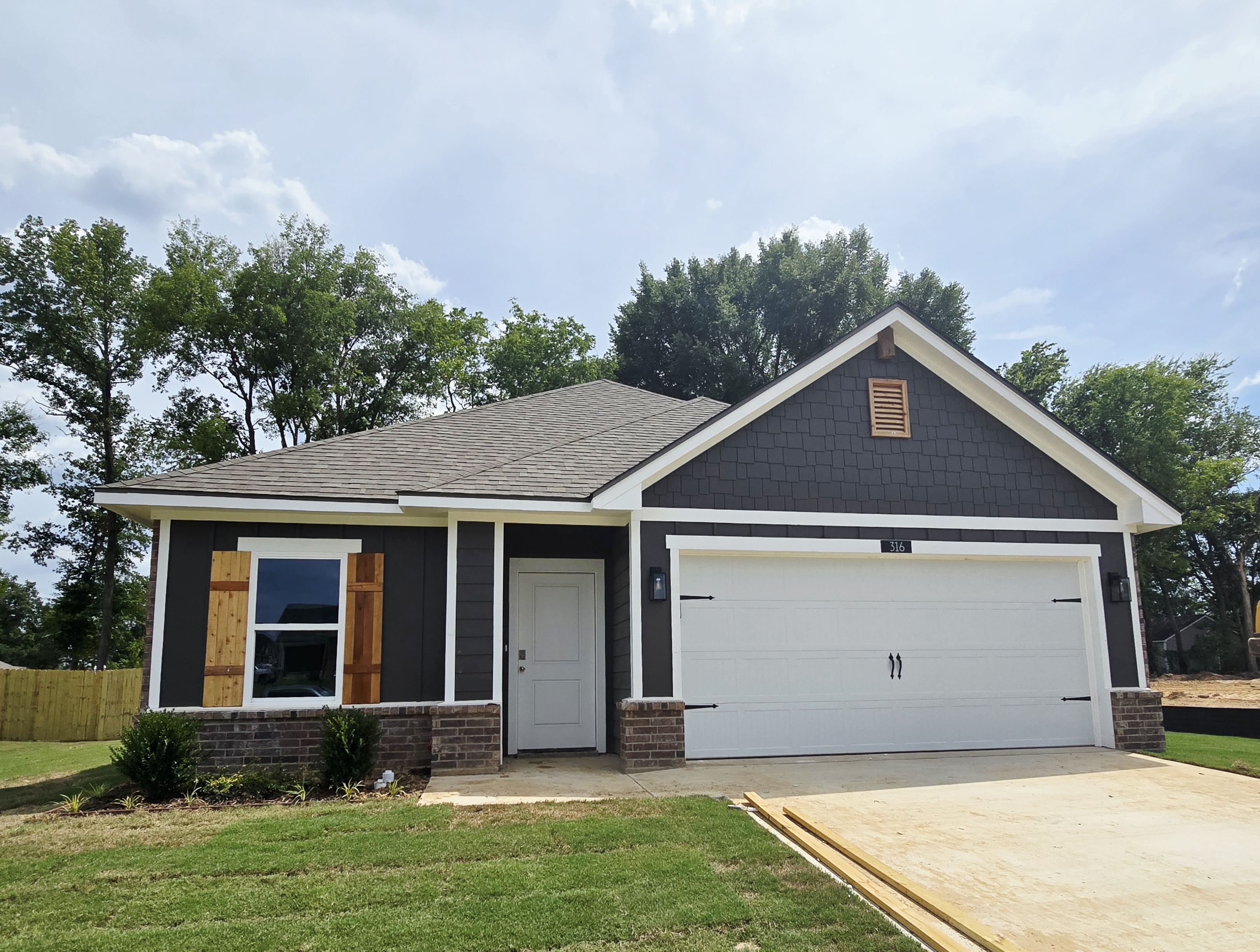 316 Erica Way Photo